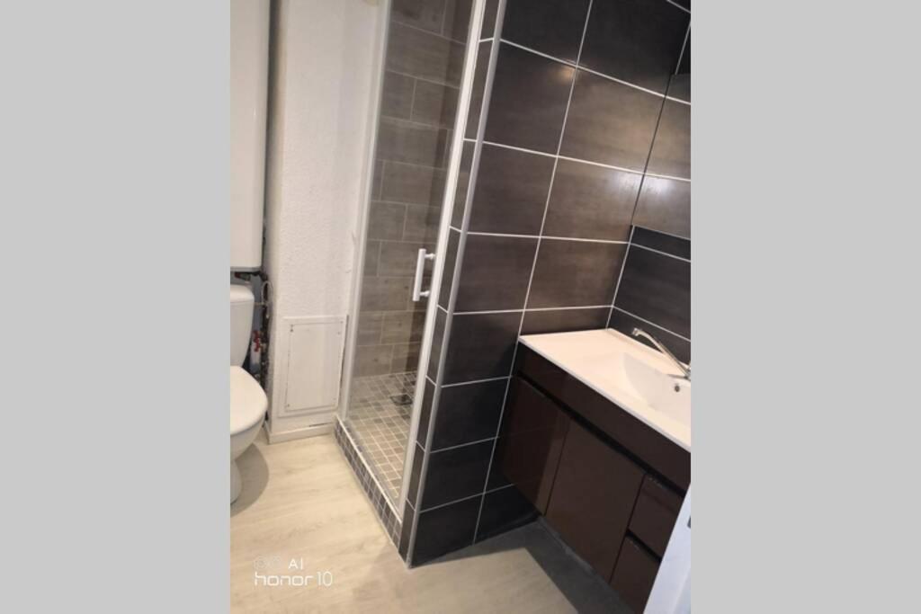 Appartement Jardin A 100M De La Plage Et Thalasso كونكارنو المظهر الخارجي الصورة